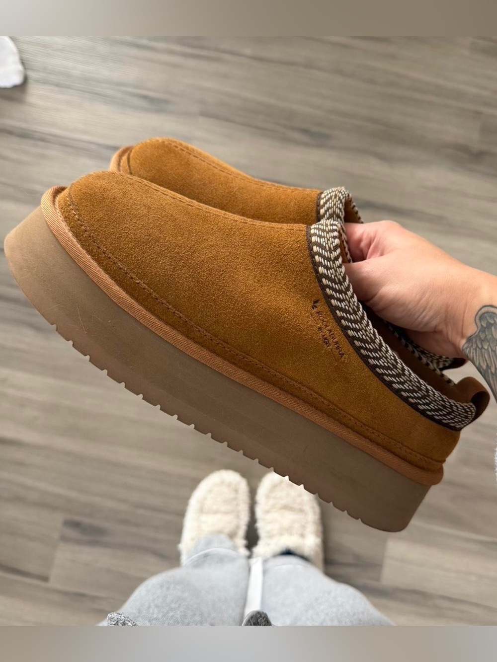 NWT UGG Koolaburra Burree Platform Slippers Chestnut Brown Size 9